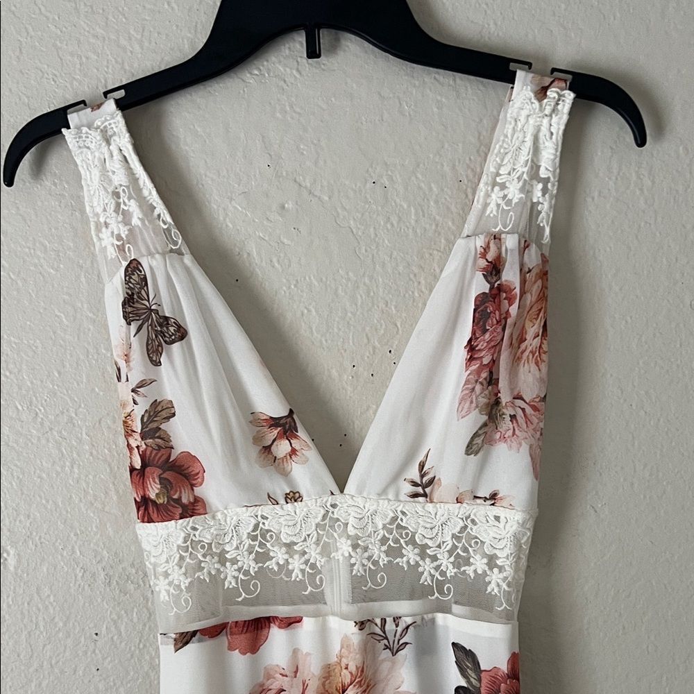 Like New! MAJORELLE Maggie Dress in White Zinnia Maxi in Size S - Picture 5 of 16